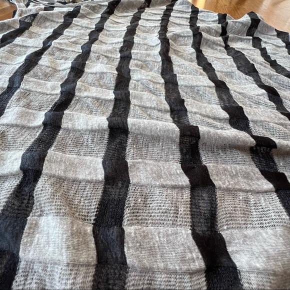 ⭐️ We the Free People Asymmetrical Raw Hem Horizon Striped Textured Gauze Tank - Picture 5 of 11